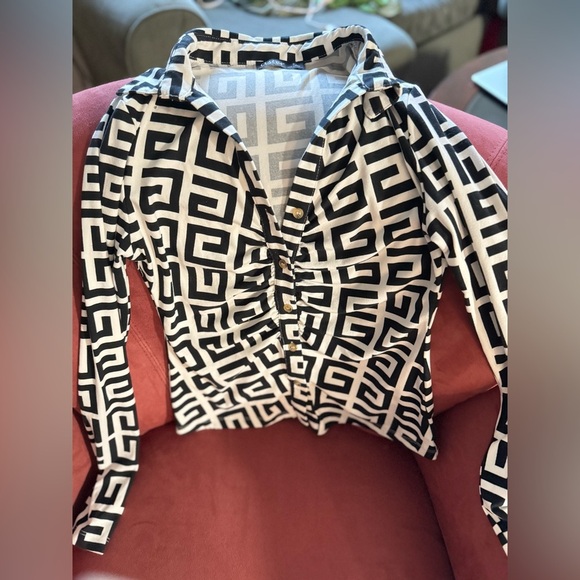 Aster Tops - Black and White Geometric Patterned Women's Top